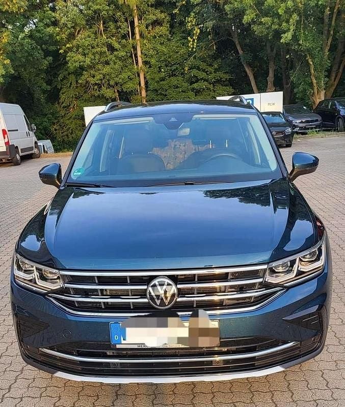 Blau Gebraucht 2022 VW Tiguan Elegance SUV | 32.000 € (Fairer Preis) - Bild 1/4