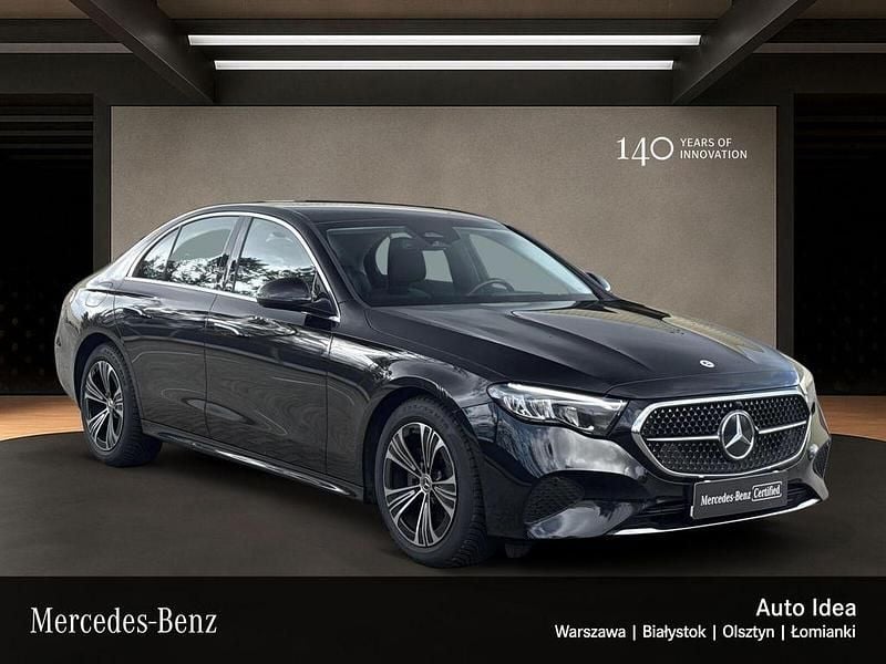 Gebraucht Mercedes E220 197 PS (144 kW) 2024 Schwarz Limousine