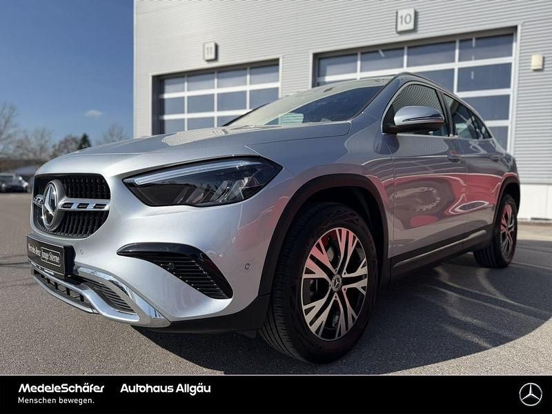 Gebraucht Mercedes GLA200 Progressive 163 PS (119 kW) 2024 Lack hightechsilber SUV