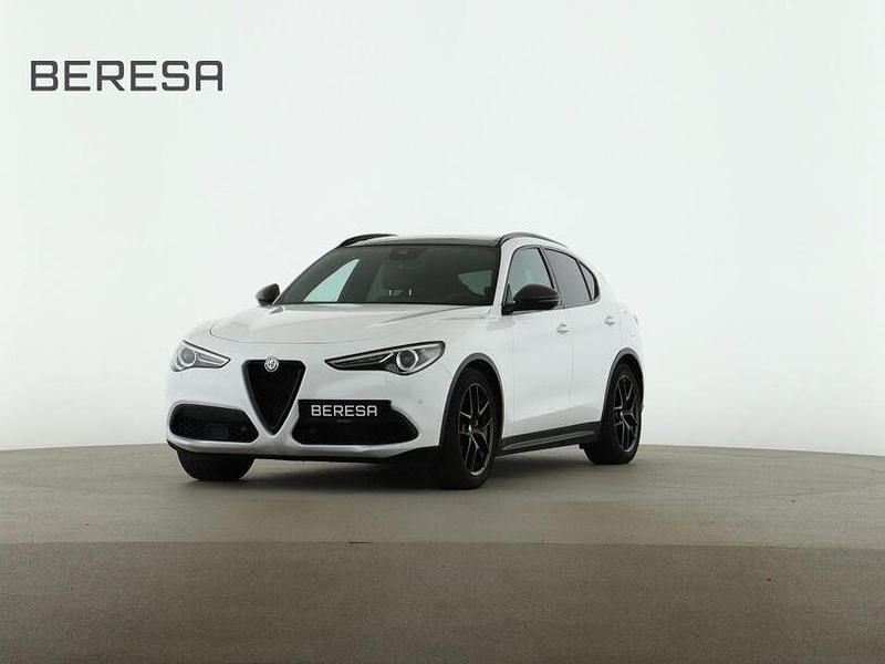 Weiß Gebraucht 2019 Alfa Romeo Stelvio Tech Edition SUV | 24.980 € (Fairer Preis) - Bild 1/4