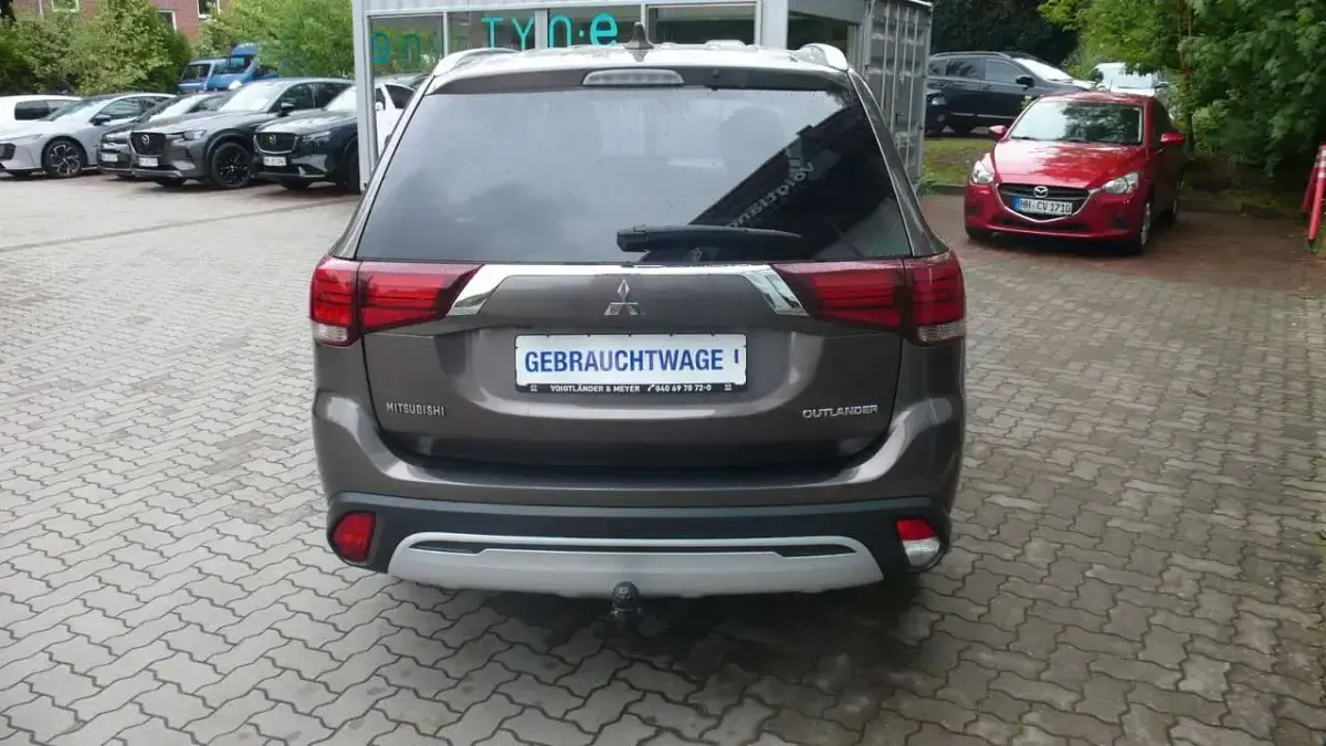 Gebraucht Mitsubishi Outlander Active 150 PS (110 kW) 2019 Braun SUV