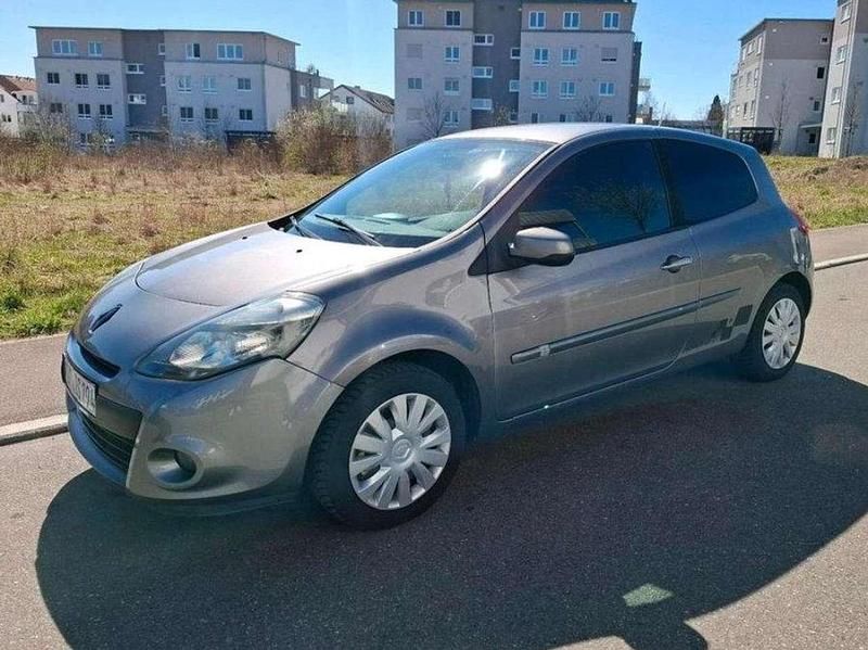 Gebraucht 2010 Renault Clio II Kleinwagen | 2.699 € (Etwas zu teuer) - Bild 1/4