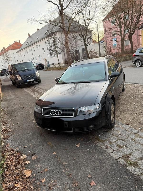 Schwarz Gebraucht 2004 Audi A4 Kombi | 699 € (Superpreis) - Bild 1/4