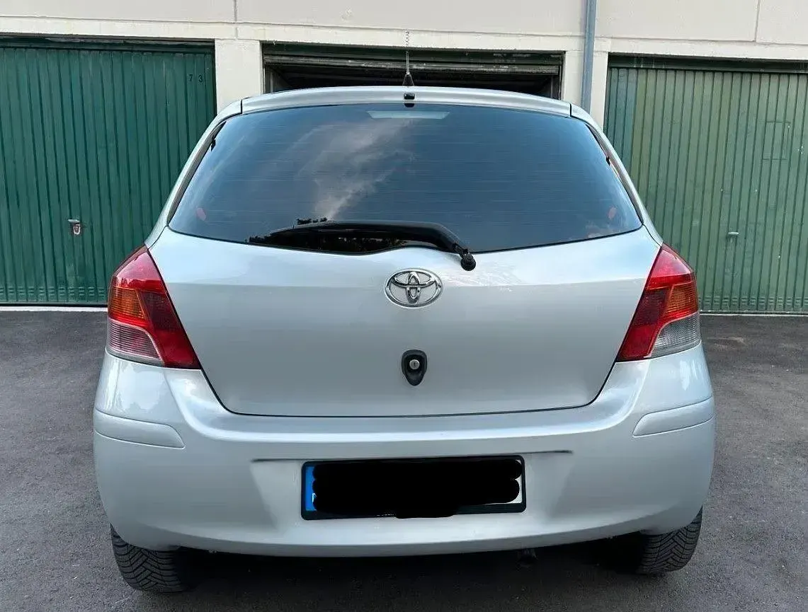 Gebraucht Toyota Yaris Cool 101 PS (74 kW) 2009 Silber Kleinwagen