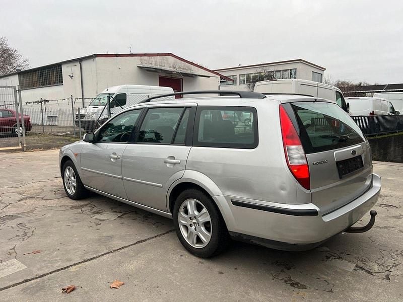Gebraucht Ford Mondeo Trend 145 PS (106 kW) 2002 Grau Kombi