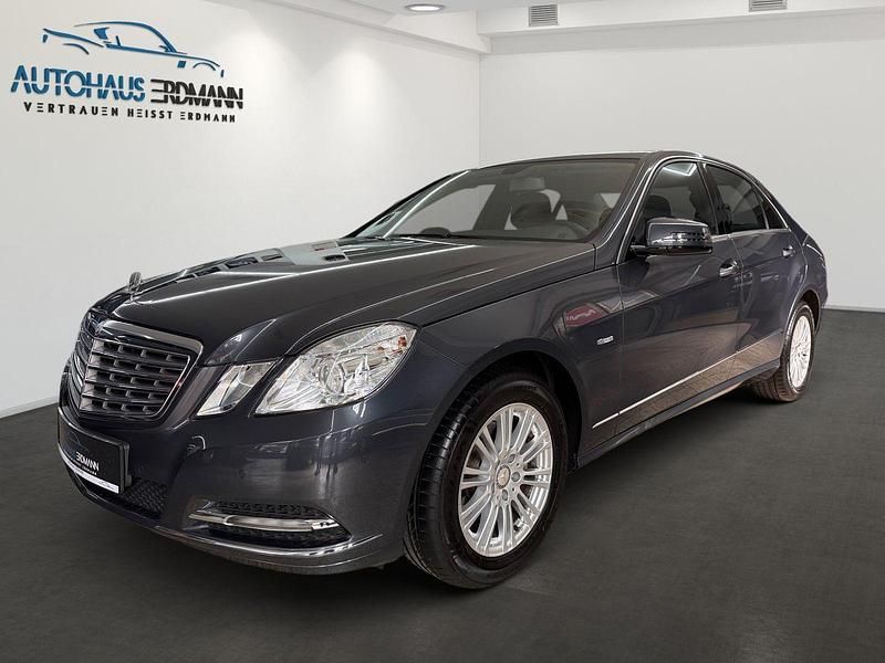 Grau Gebraucht 2011 Mercedes E200 Limousine | 12.999 € (Fairer Preis) - Bild 1/3