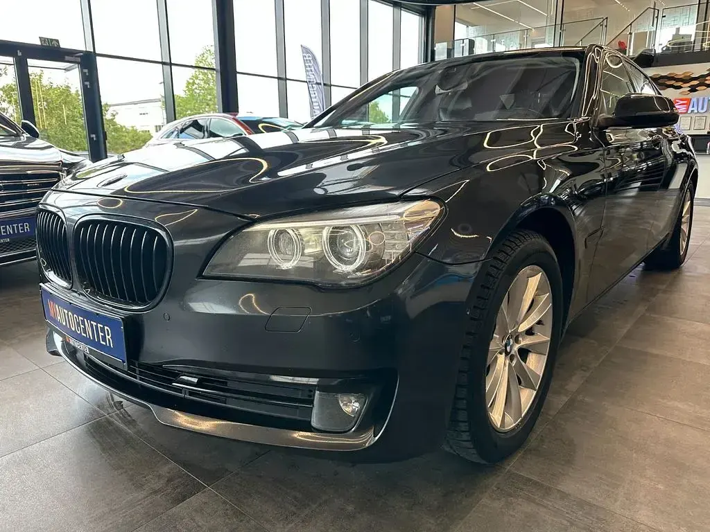 Gebraucht BMW 740 Comfort Edition 313 PS (230 kW) 2014 Grau Limousine
