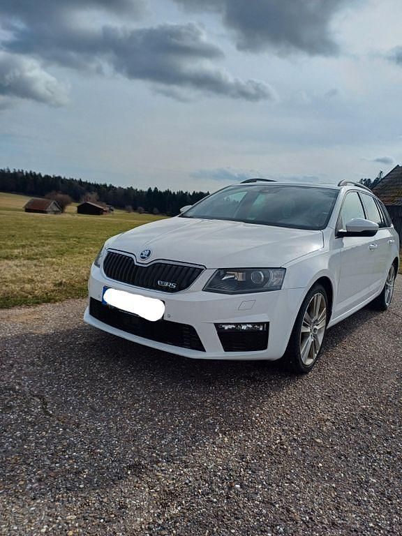 Gebraucht Skoda Octavia RS 184 PS (135 kW) 2015 Weiß Kleinwagen