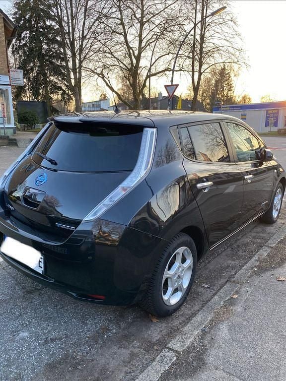 Gebraucht Nissan Leaf 80 kW (109 PS) 2018 Schwarz Kleinwagen