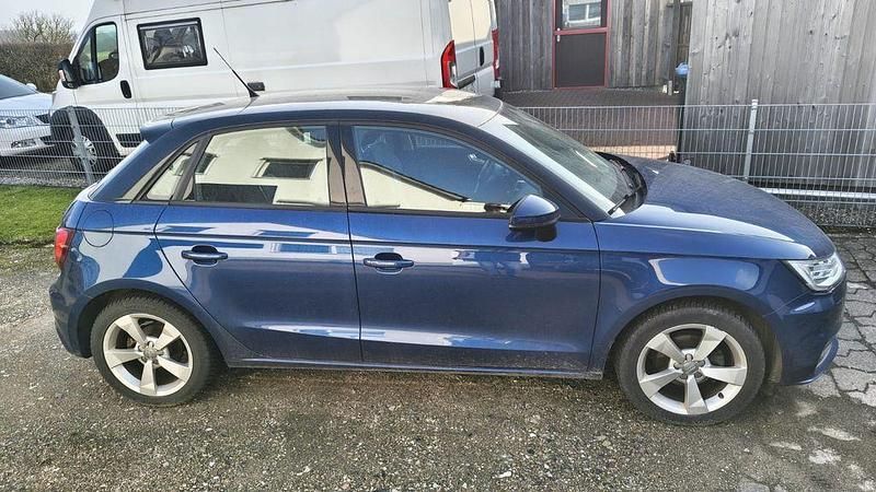 Gebraucht Audi A1 Sportback 95 PS (69 kW) 2015 Blau Kleinwagen
