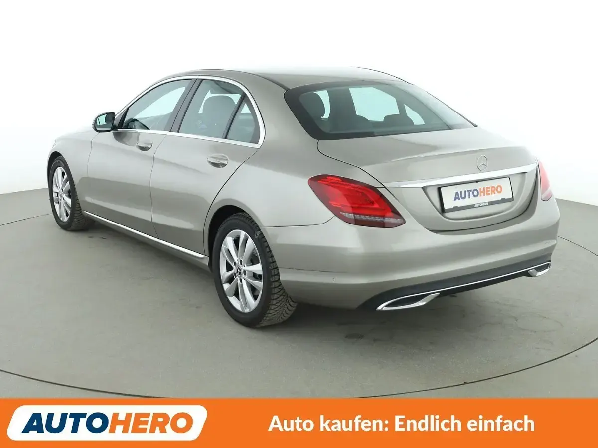 Gebraucht Mercedes C200 Avantgarde 197 PS (144 kW) 2020 Grau Limousine