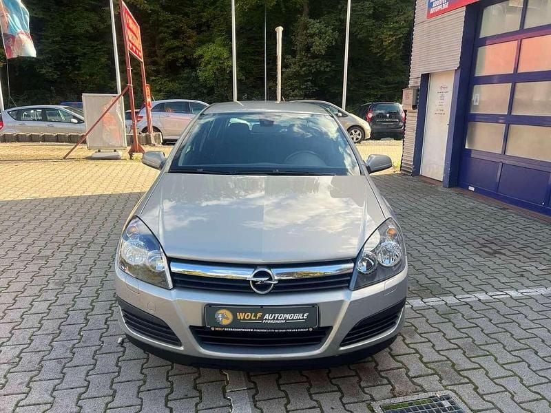 Gebraucht Opel Astra Edition 105 PS (77 kW) 2006 Pannacotta Kleinwagen