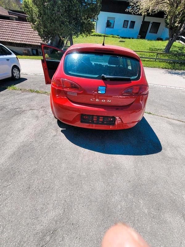 Second-hand Seat Leon 125 CP (91 kW) 2009 Roșu Hatchback