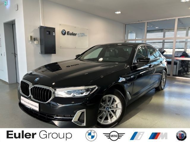 Schwarz ii Gebraucht 2022 BMW 530e Sport Line Limousine | 31.466 € (Superpreis) - Bild 1/4