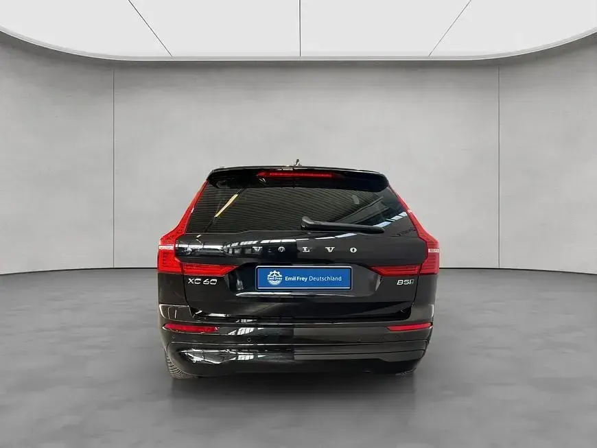 Gebraucht Volvo XC60 Core 250 PS (183 kW) 2024 Schwarz SUV