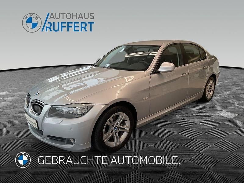 Silber Gebraucht 2009 BMW 325 Comfort Edition Limousine | 8.750 € (Fairer Preis) - Bild 1/4