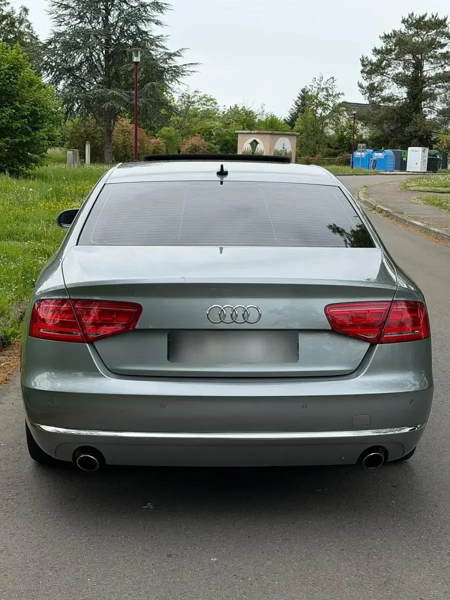 Gebraucht Audi A8 351 PS (258 kW) 2011 Grau Limousine