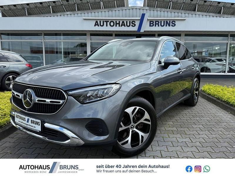 Selenitgraumetallic (metallic) Gebraucht 2023 Mercedes GLC220 Avantgarde SUV | 53.990 € (Etwas zu teuer) - Bild 1/4