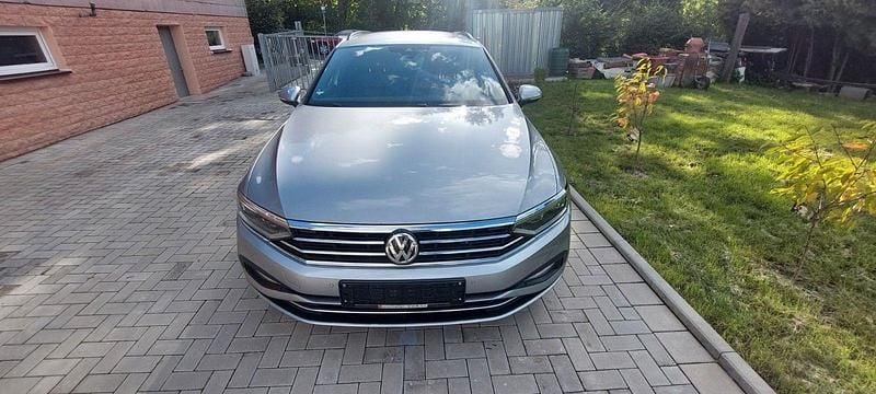 Gebraucht VW Passat 120 PS (88 kW) 2020 Silber Kombi