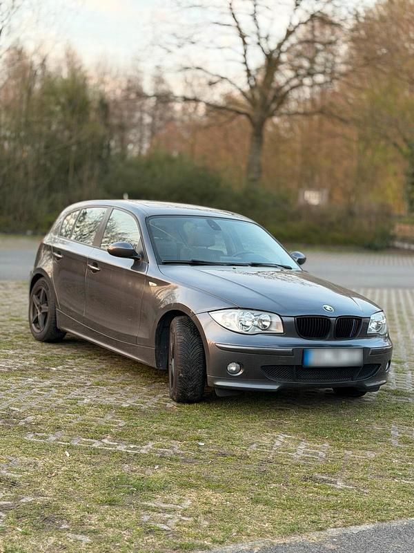 Gebraucht BMW 118 122 PS (89 kW) 2005 Andere farben Kleinwagen