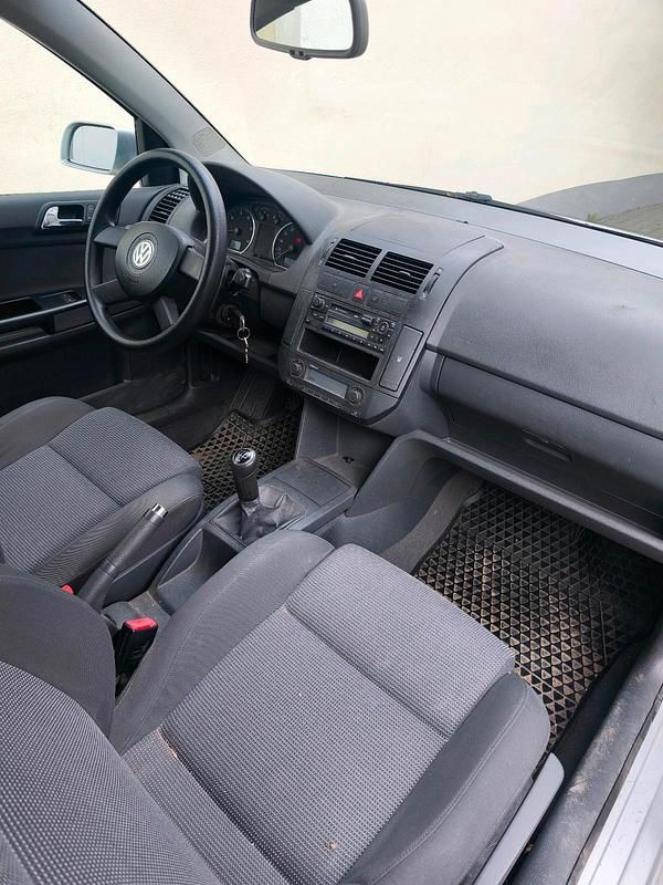 Gebraucht VW Polo Highline 86 PS (63 kW) 2003 Silber Kleinwagen