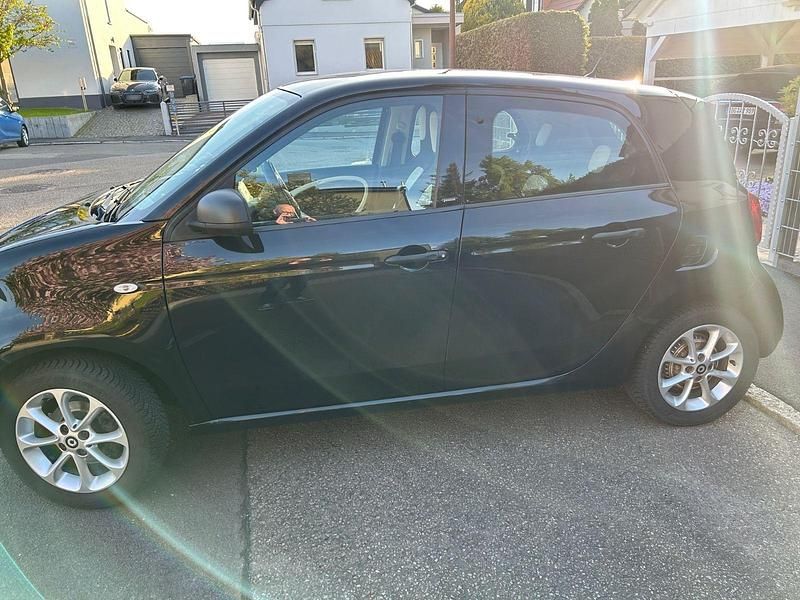 Second-hand Smart ForFour 97 CP (71 kW) 2019 Negru Hatchback