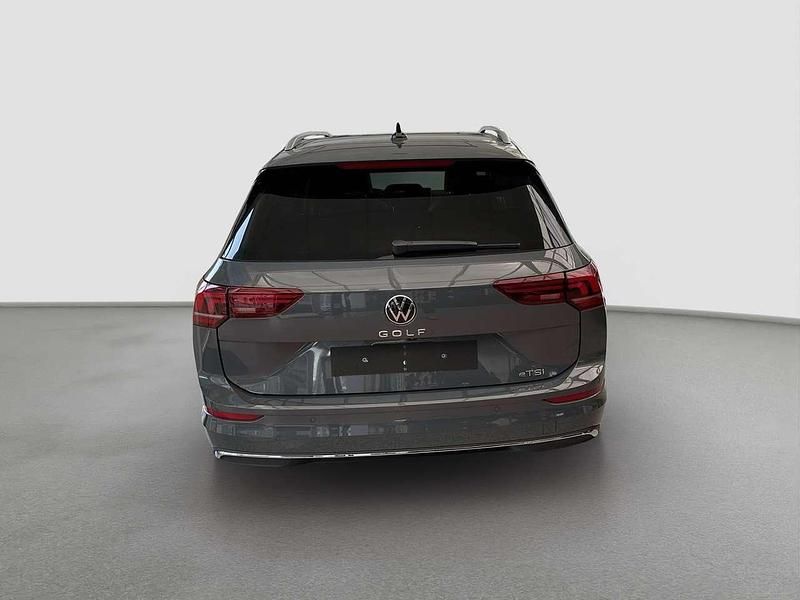 Gebraucht VW Golf VIII Style 150 PS (110 kW) 2024 Grau (delfingrau metallic) Kombi