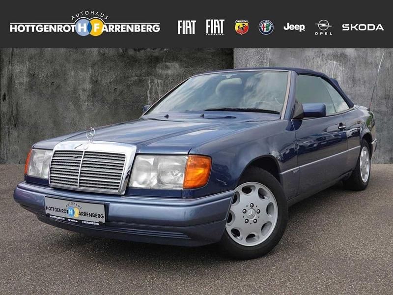 Gebraucht Mercedes E300 220 PS (161 kW) 1992 Blau Cabrio