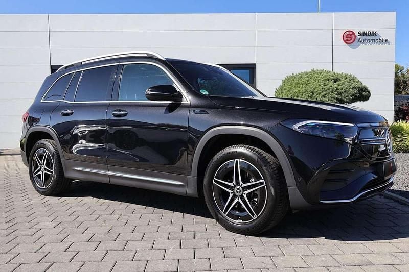 Kosmosschwarz metalliclack Gebraucht 2022 Mercedes EQB300 AMG SUV | 31.980 € (Guter Preis) - Bild 1/4