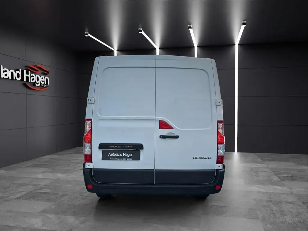 Usado Renault Master 135 CV (99 kW) 2023 Blanco Monovolumen