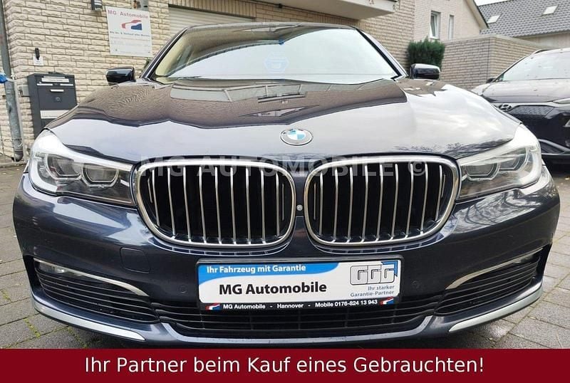 Gebraucht BMW 725 211 PS (155 kW) 2018 Blau Limousine