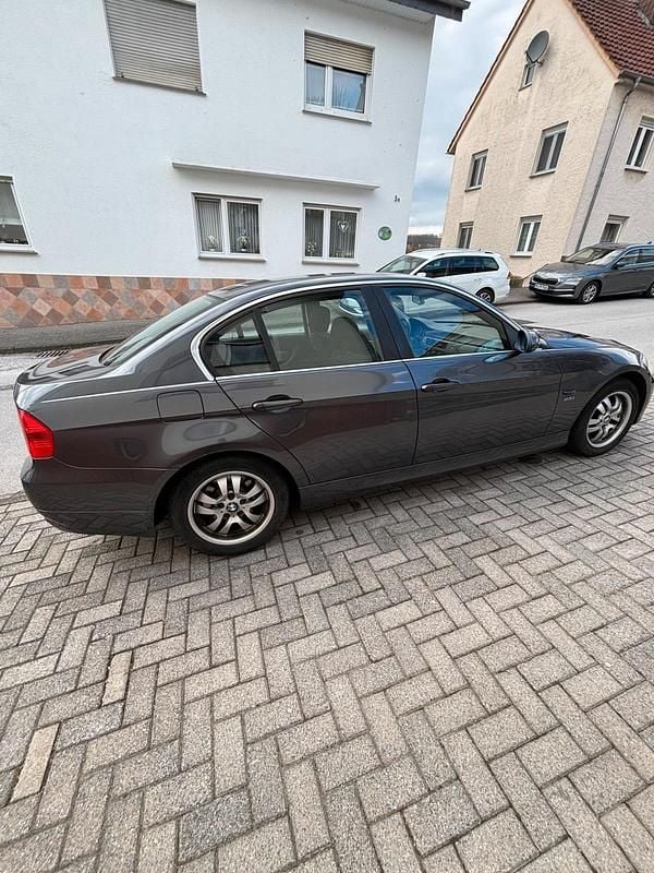 Gebraucht BMW 325 218 PS (160 kW) 2005 Grau Limousine
