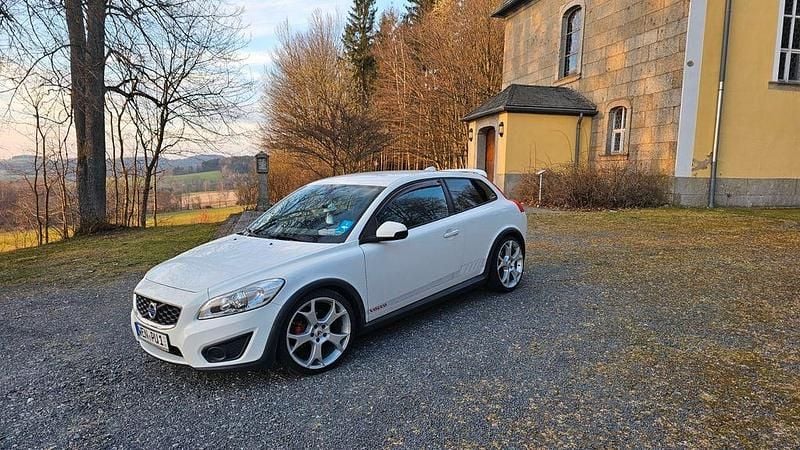 Weiß Gebraucht 2011 Volvo C30 Momentum Kleinwagen | 2.600 € (Superpreis) - Bild 1/4