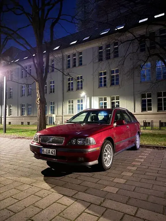Gebraucht Volvo V40 122 PS (89 kW) 2000 Rot Kombi