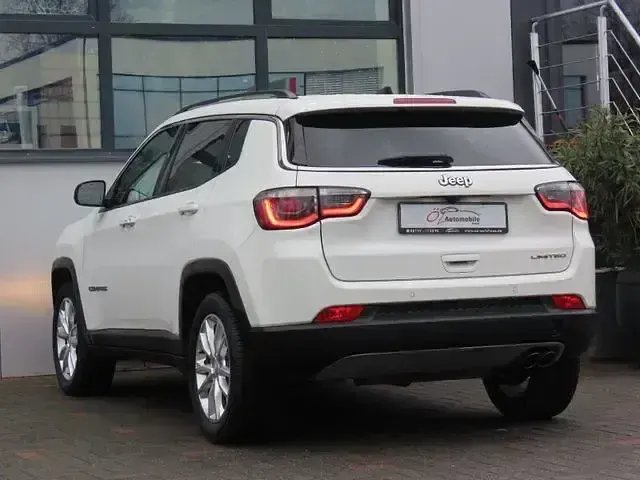 Käytetty Jeep Compass 150 HP (110 kW) 2021 Valkoinen Katumaasturi