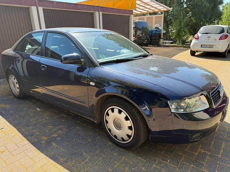 Blau Gebraucht 2004 Audi A4 Limousine | 850 € (Superpreis) - Bild 1/4