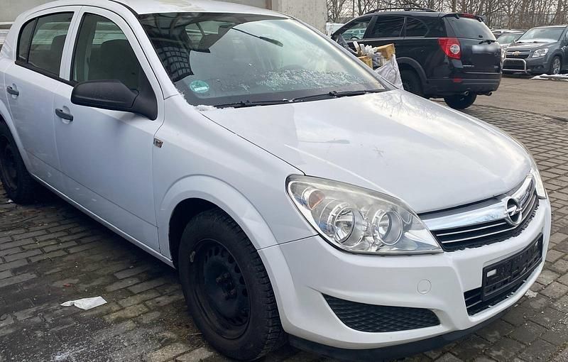 Gebraucht Opel Astra 2009 Weiß Limousine