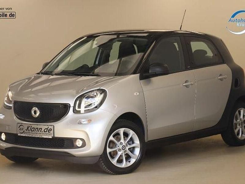 Gebraucht Smart ForFour Passion 71 PS (52 kW) 2019 Cool silver (metallic) (metallic) Kleinwagen