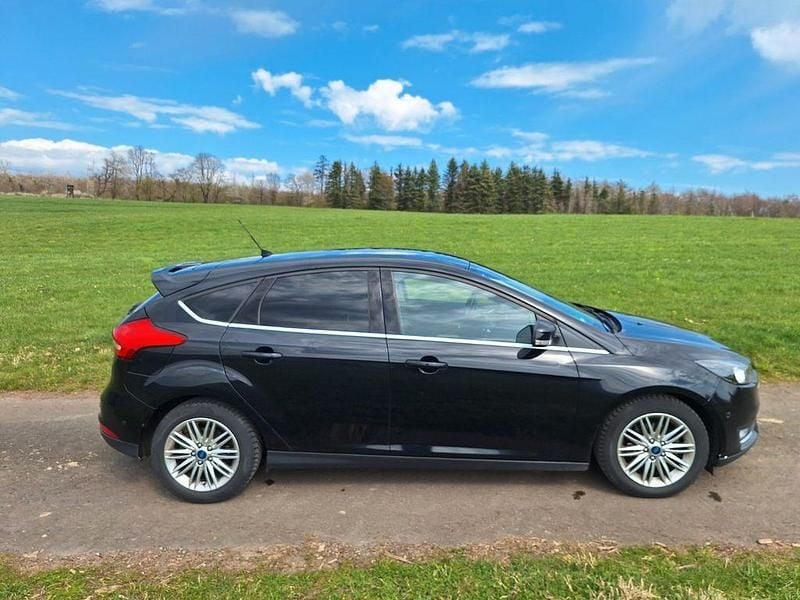 Używany Ford Focus Titanium 125 KM (91 kW) 2015 Czarny Sedan/Limuzyna