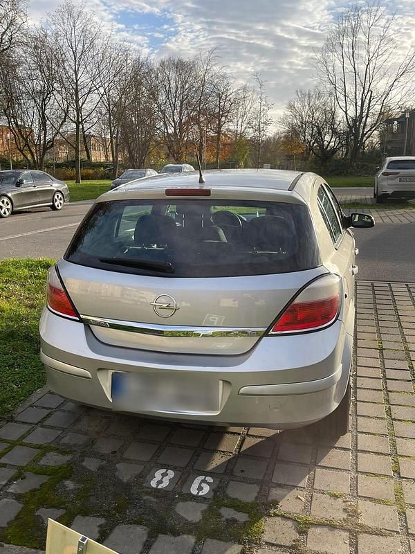 Gebraucht Opel Astra 125 PS (91 kW) 2005 Silber Limousine