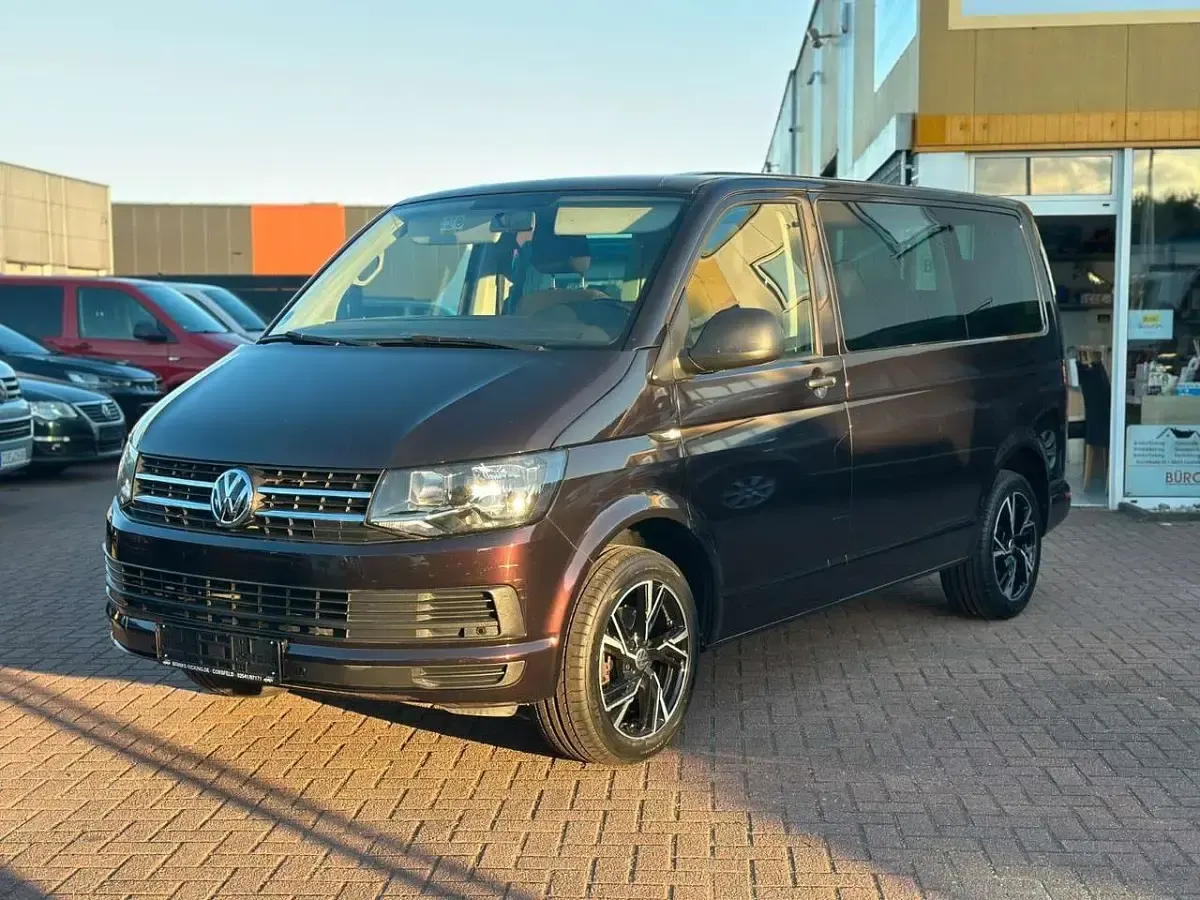 Gebraucht VW Multivan 102 PS (75 kW) 2015 Black berry Van / Kleinbus