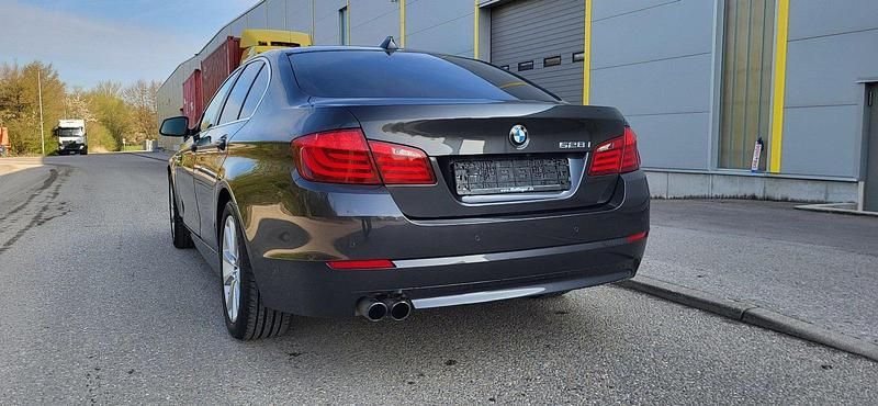Gebraucht BMW 528 245 PS (180 kW) 2012 Schwarz Limousine