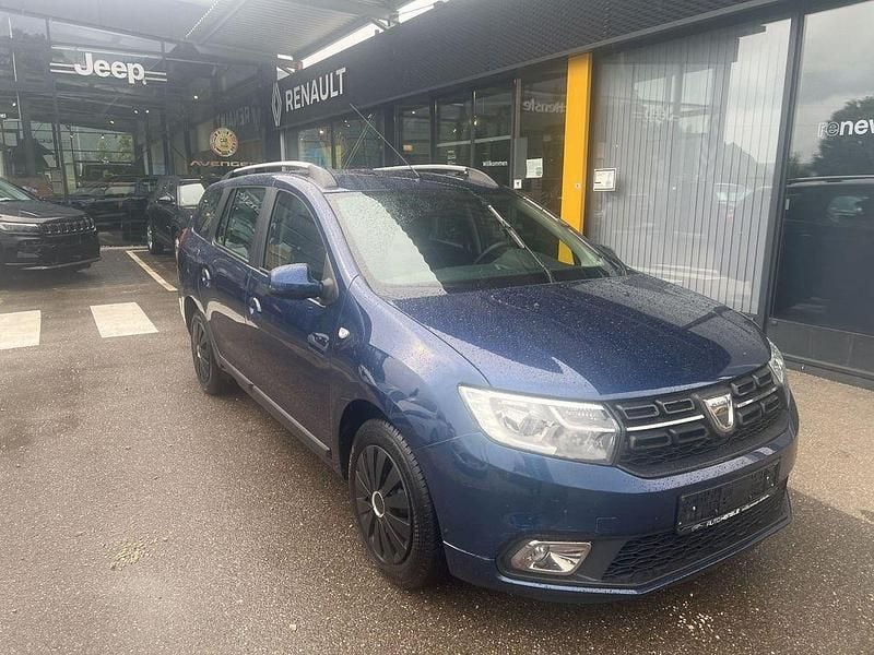 Kosmosblau (blau) Gebraucht 2017 Dacia Logan Lauréate Limousine | 5.500 € (Guter Preis) - Bild 1/4