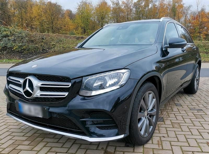 Gebraucht 2016 Mercedes GLC250 AMG line SUV | 15.900 € (Teuer) - Bild 1/4