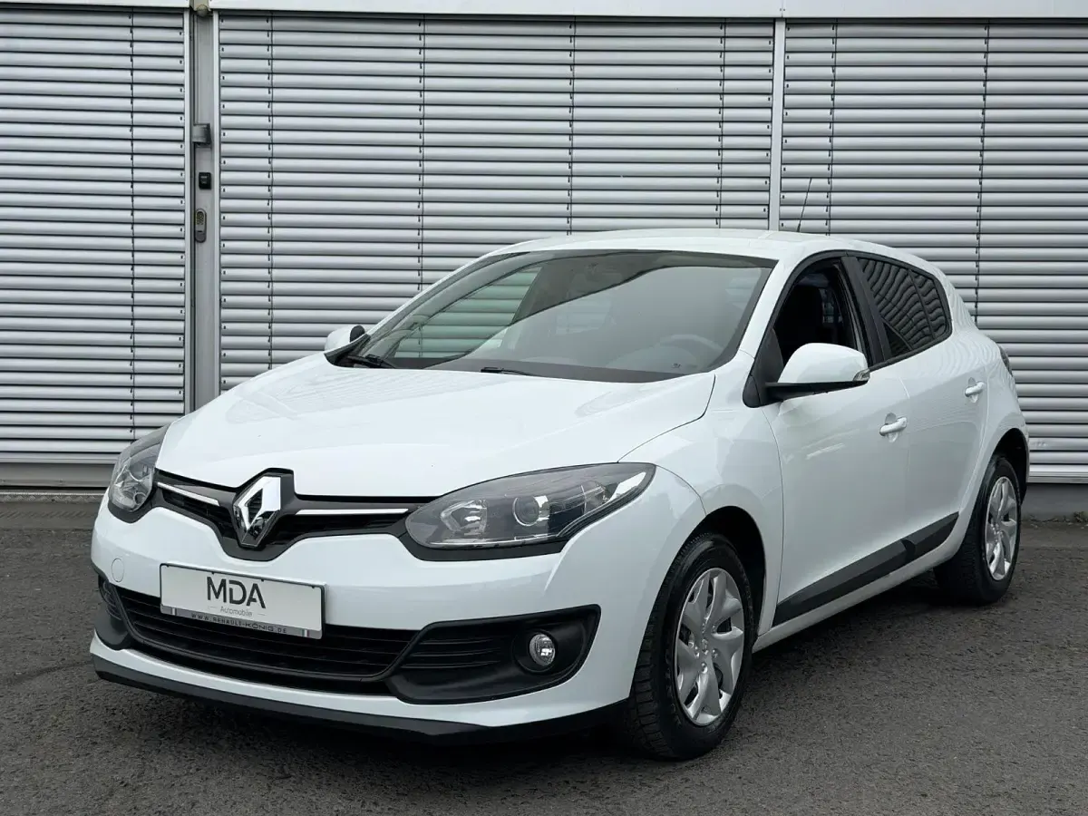 Gebraucht Renault Mégane Authentique 110 PS (80 kW) 2015 Weiß Limousine
