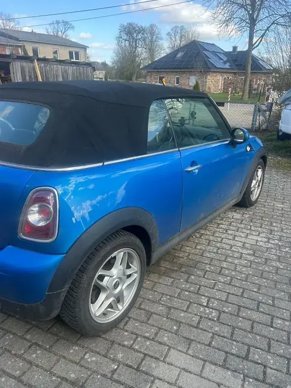 Gebraucht Mini One Cabriolet 98 PS (72 kW) 2011 Blau Cabrio