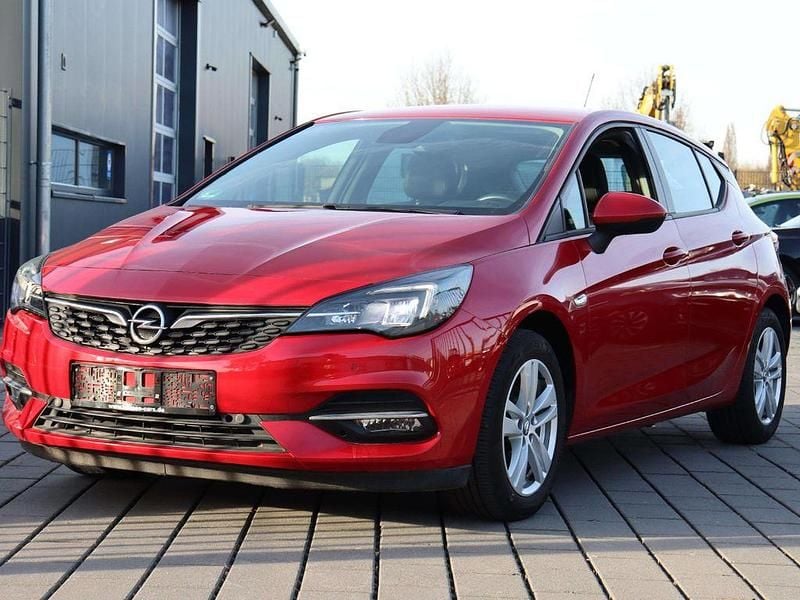 Rot Gebraucht 2020 Opel Astra Business Edition Limousine | 11.450 € (Superpreis) - Bild 1/4