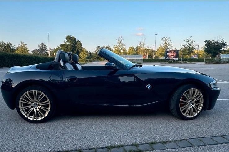 Gebraucht BMW Z4 150 PS (110 kW) 2005 Blau Cabrio