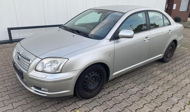 Grau Gebraucht 2003 Toyota Avensis Executive Limousine | 2.999 € (Guter Preis) - Bild 1/4