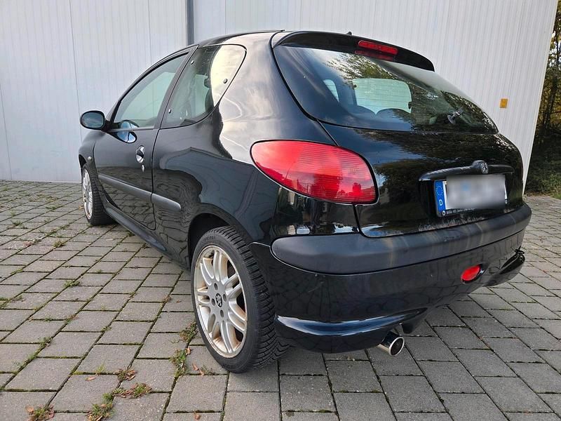 Gebraucht Peugeot 206 GTi 136 PS (100 kW) 2002 Schwarz Kleinwagen